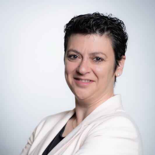 Claudia MARIE 885x885 1 e1763381244457