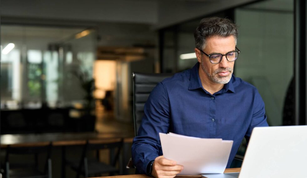 Service Finance Tax AdobeStock 1366431631