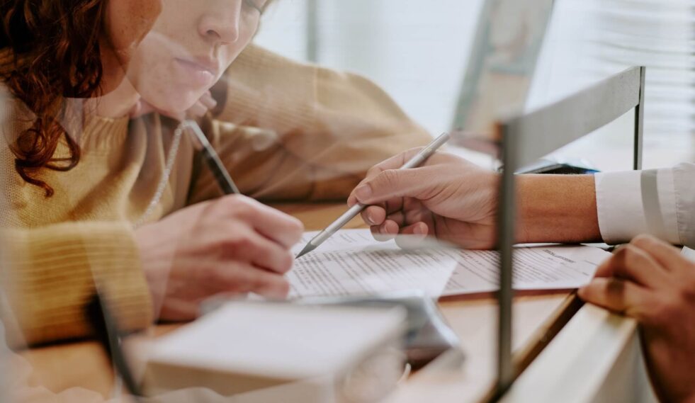 Service Finance Tax AdobeStock 1373989106